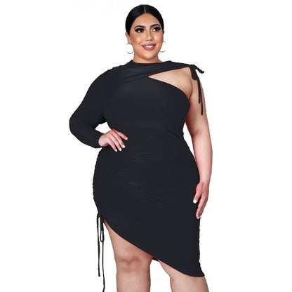 👗 Robe Noire Grande Taille – Col Rond & Coupe Asymétrique