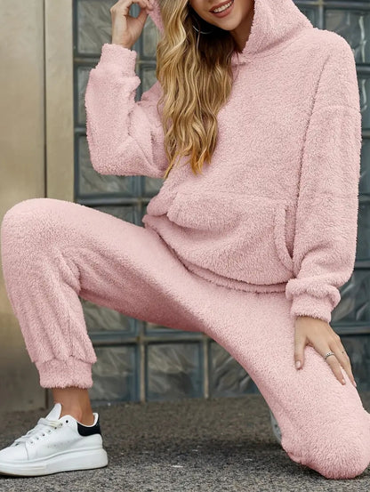 🛋️ Pyjama Hiver Femme Peluche – Haut à Capuche & Pantalon Douillet