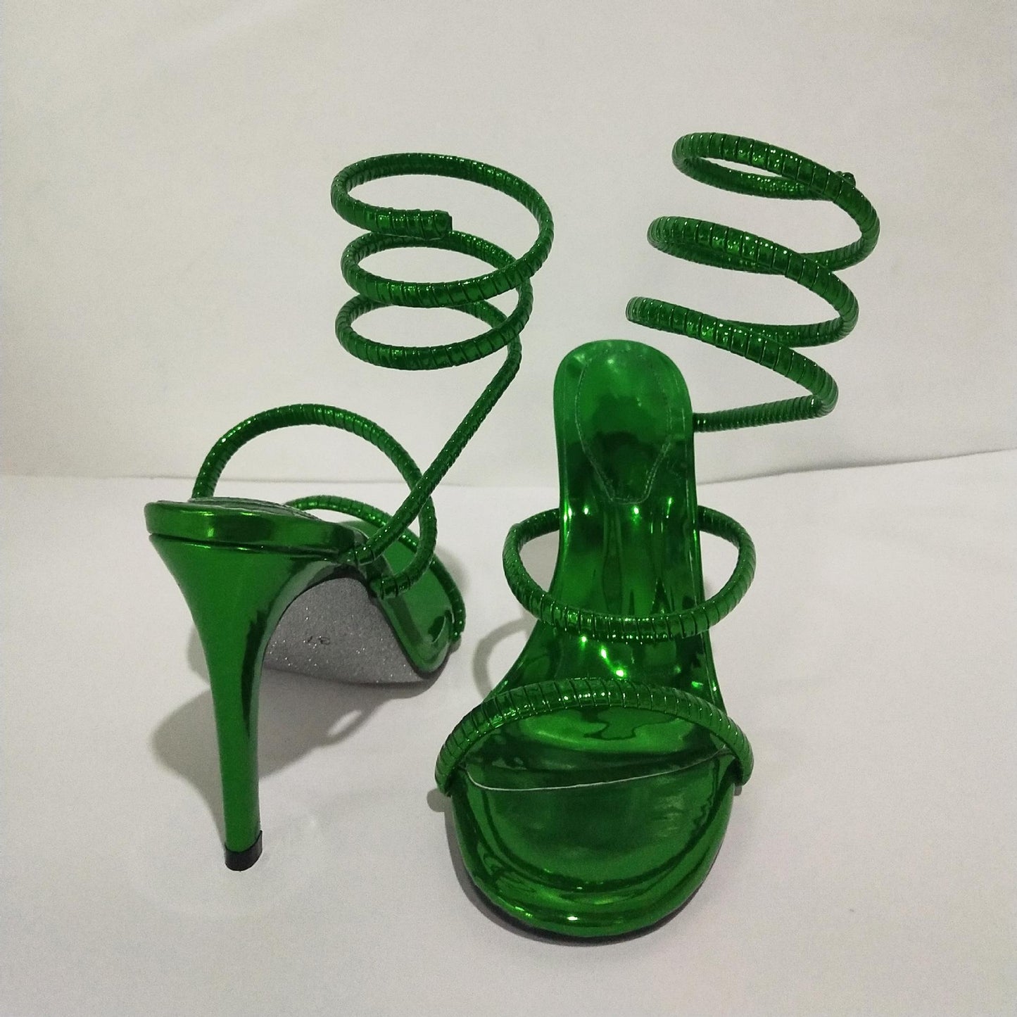 🥿 Sandales Serpent Femme – Design Tendance Grande Taille Été 2024